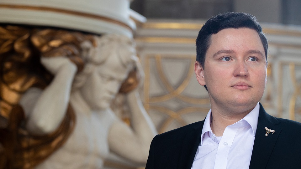 Headshot for Gergely Toth-Vajna